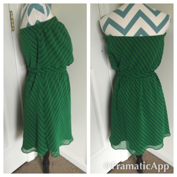 Express Dress 🌟sold in bundle🌟 - Picture 3 of 4