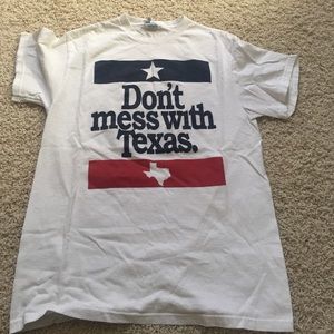 "Don't mess with Texas" tshirt