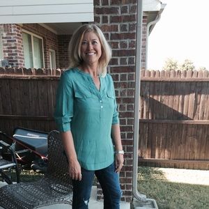 Meet your Posher, Holly