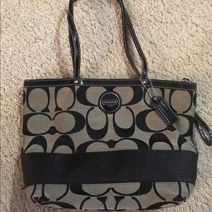 Coach medium size purse