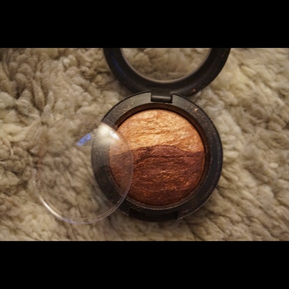 play on plums eyeshadow