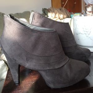 Grey "suede" booties with heel
