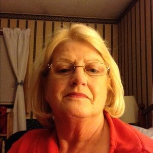 Meet your Posher, Debbie