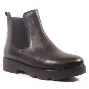 Chelsea Crew Leather Domino Ankle Boot in Black