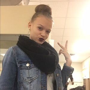 Meet your Posher, Katelyn