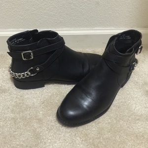 Womans sizes 9 black chain boots worn once.