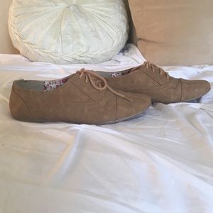 Tan simple flats