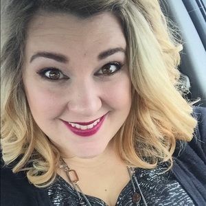 Meet your Posher, Whitney