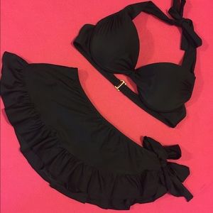 Swimsuit top & bottoms