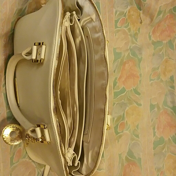 Purse - Picture 3 of 4
