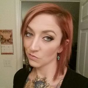 Meet your Posher, Julia