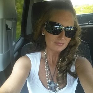 Meet your Posher, Cari