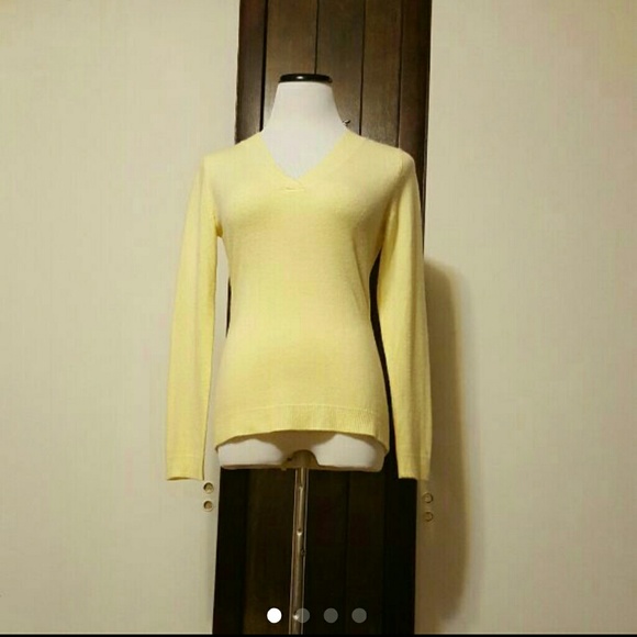 Yellow Sweater NY& Company