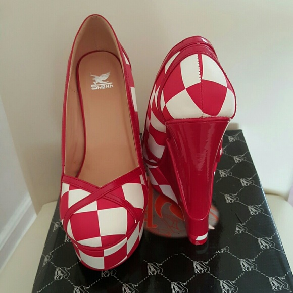 Shimma wedge