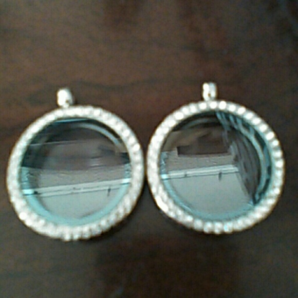 A penguin phone case.(not for iPhones)