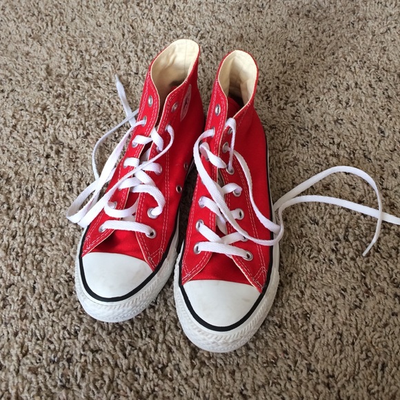 Barley Worn Red Converse