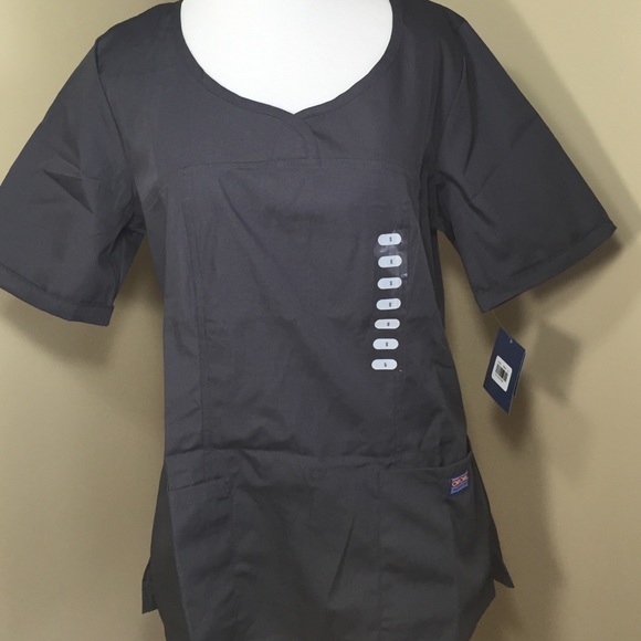 ❌SOLD❌ NWT Cherokee scrub top