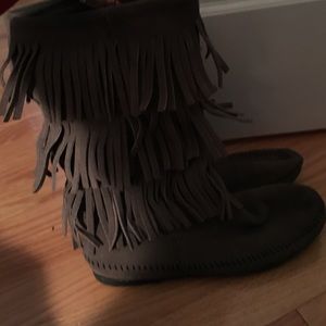 Minnetonka fringe boots