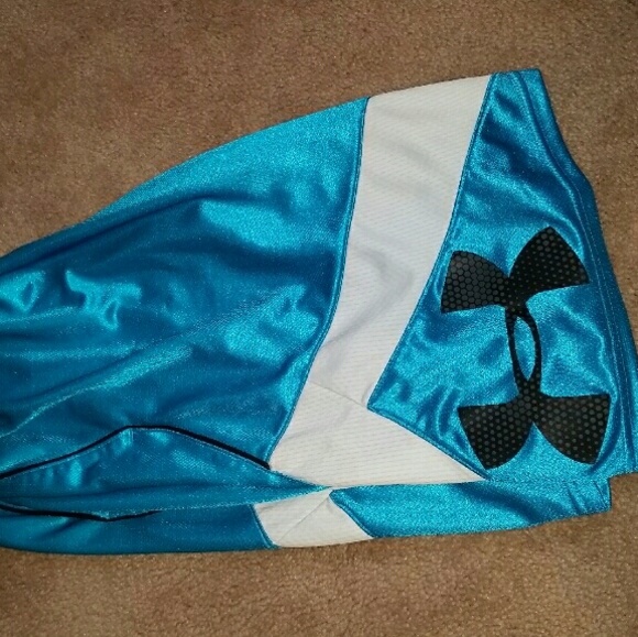 Men's medium under armour basketball shorts