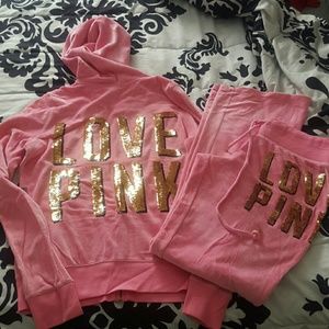 🚫VS PINK FASHION SHOW SET and Bundle!!🚫