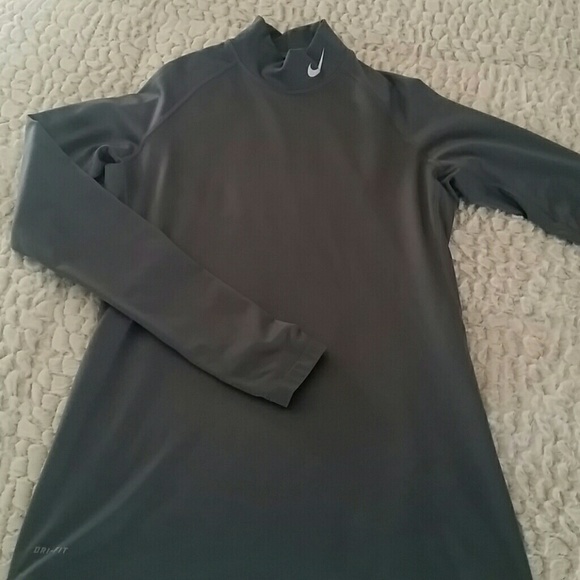 Nike women's warm undershirt