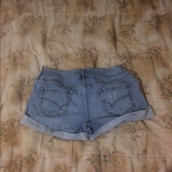 Shorts - Picture 3 of 4