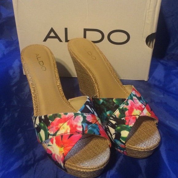 Floral platform sandals sz 8