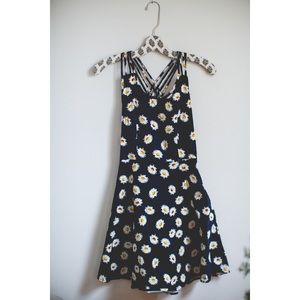 Strappy daisy dress size S-ish