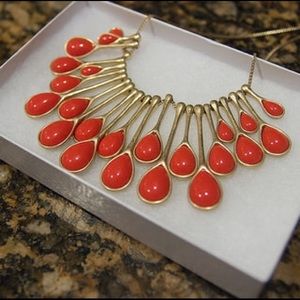 NWT Rita Teardrop Bin Necklace Coral