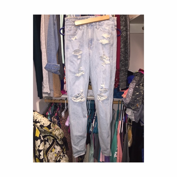 Hollister boyfriend jeans (never been worn)