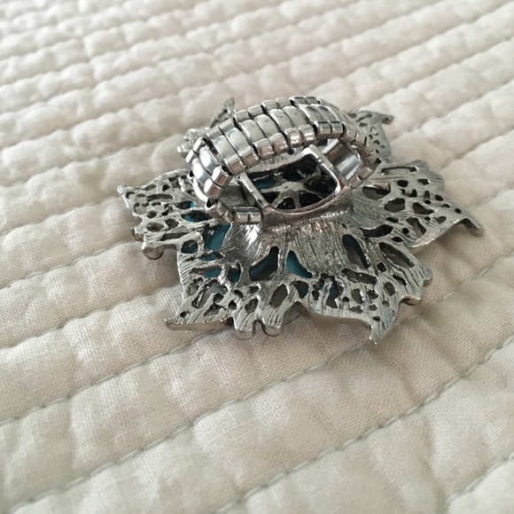 Flower ring - Picture 2 of 3