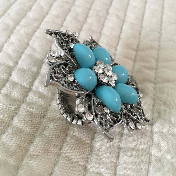 Flower ring - Picture 3 of 3
