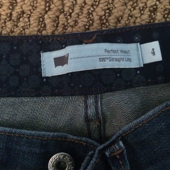 Levis 525 size 4 inseam 30 perfect