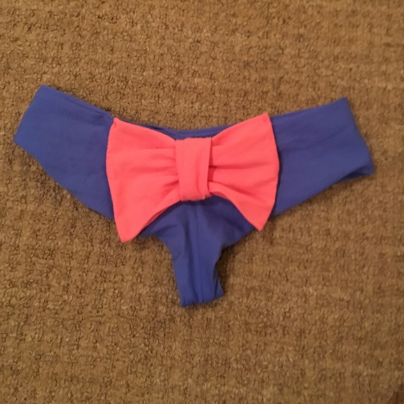 Adorable periwinkle and coral bikini bottoms w bow