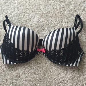 Victoria's Secret Very Sexy Push Up 34C