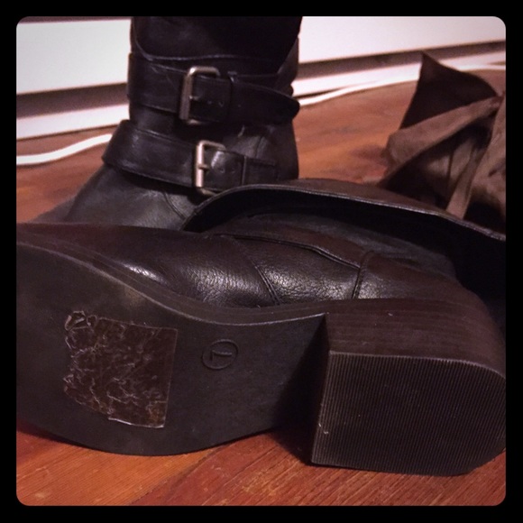 Old navy Moto boots never worn