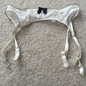 Gilligan & O'Malley Intimates & Sleepwear - 🎀make an offer🎀 garter belt with snap hooks Gilligan & O'Malley Intimates & Sleepwear - 🎀make an offer🎀 garter belt with snap hooks