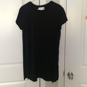 Black tshirt with the cuts on the sides