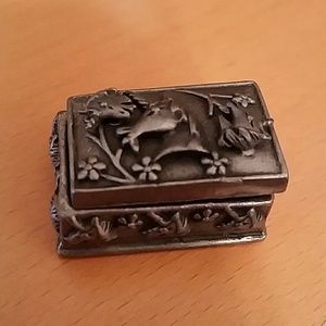 Toring small box with earrings and necklace