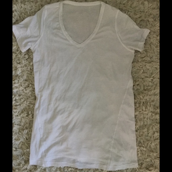 Lululemon white t shirt