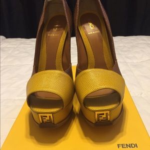 FENDI Peep Toe Pumps
