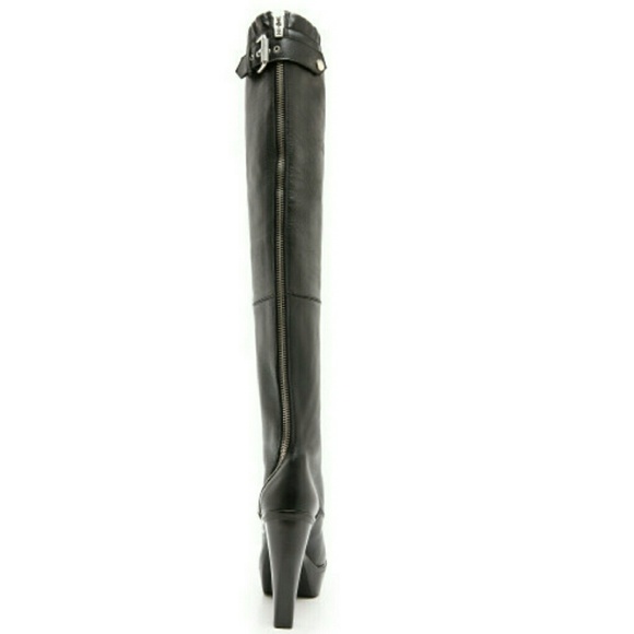 SOLD.....ALEXANDER MCQUEEN OVER THE KNEE BOOTS - Picture 3 of 3