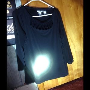 Black long sleeve lose fit shirt w collar cutouts