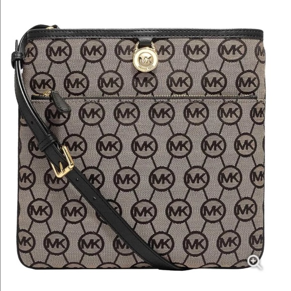 Michael Kors Handbags - Michael Kors Crossbody bag