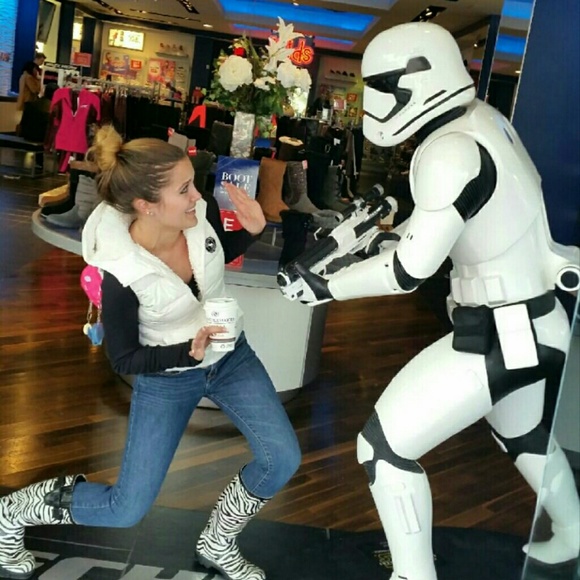 Meet your posher! - Picture 2 of 4