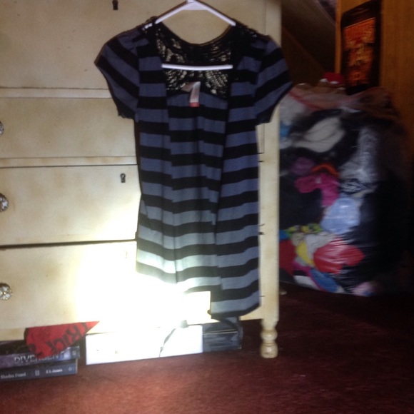 Black and grey lace back stripped cover up t shirt