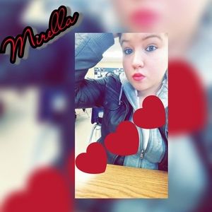 Meet your Posher, Mirella
