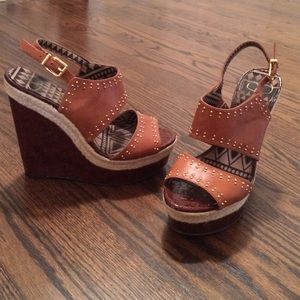 Jessica Simpson Wedges