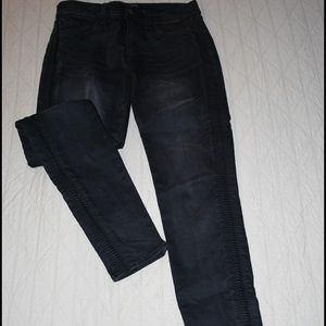 Black skinny jeans.