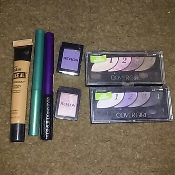 Makeup bundle. (Revlon,Covergirl,Maybelline)
